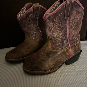 Girls’ boots